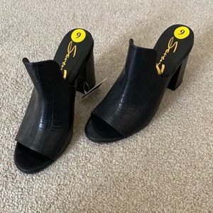 Open toed Black Heels